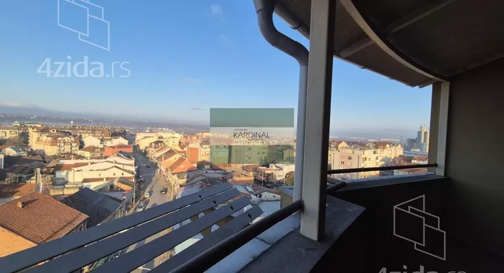 Šestosoban stan | 4zida