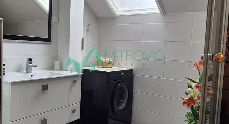 Četvoroiposoban stan | 4zida