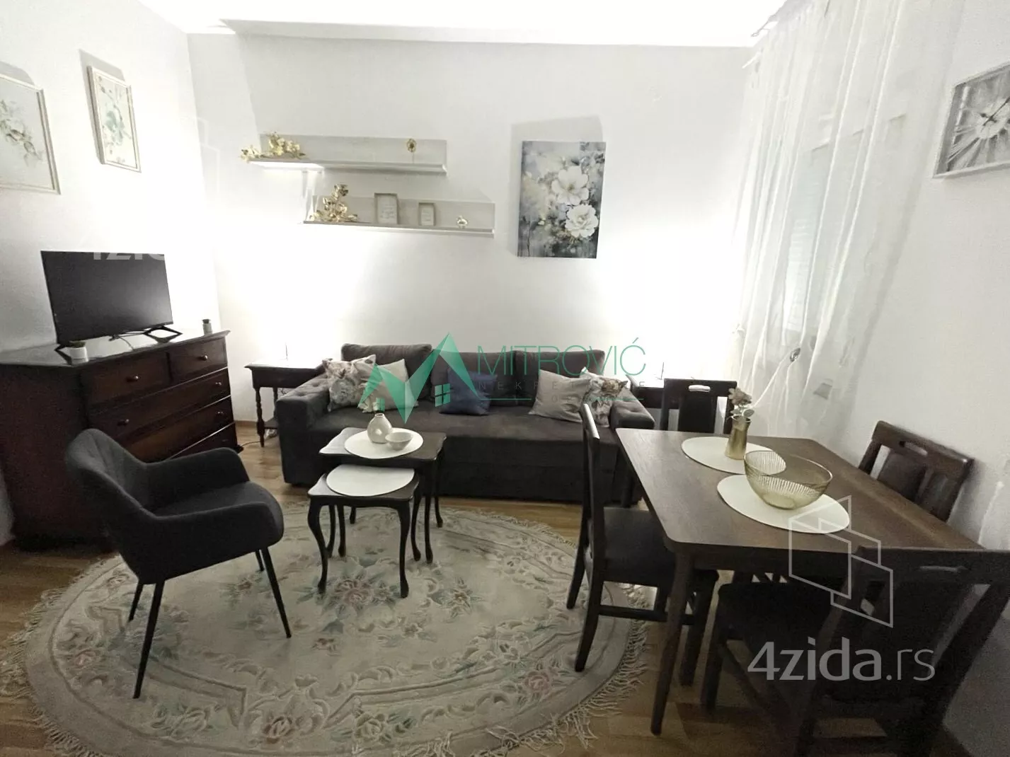 Jednoiposoban stan | 4zida