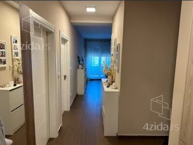 Četvoroiposoban stan | 4zida