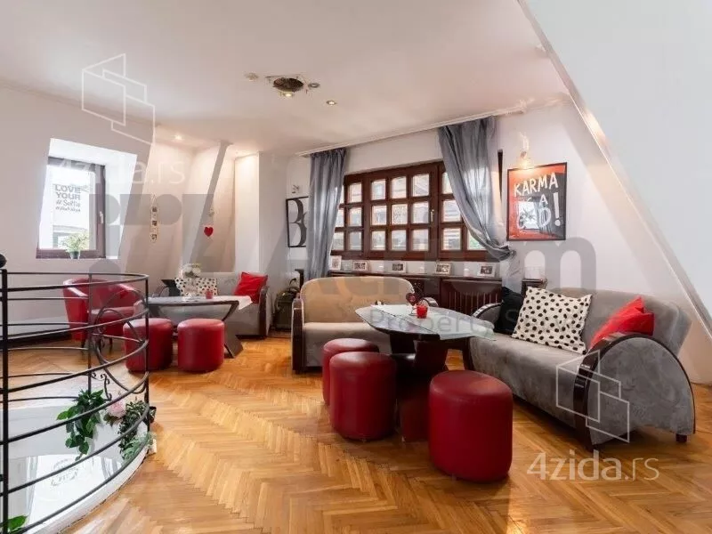 Poslovna zgrada | 4zida