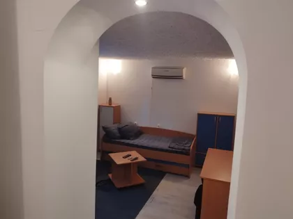 Pere Kosorića 33 | 4zida.rs