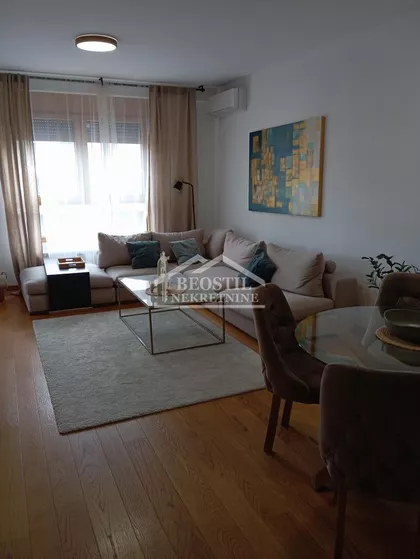 Tadije Sondermajera | 4zida.rs