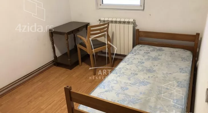 Četvoroiposoban stan | 4zida