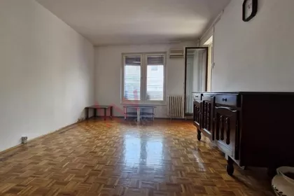 Ismeta Mujezinovića | 4zida.rs