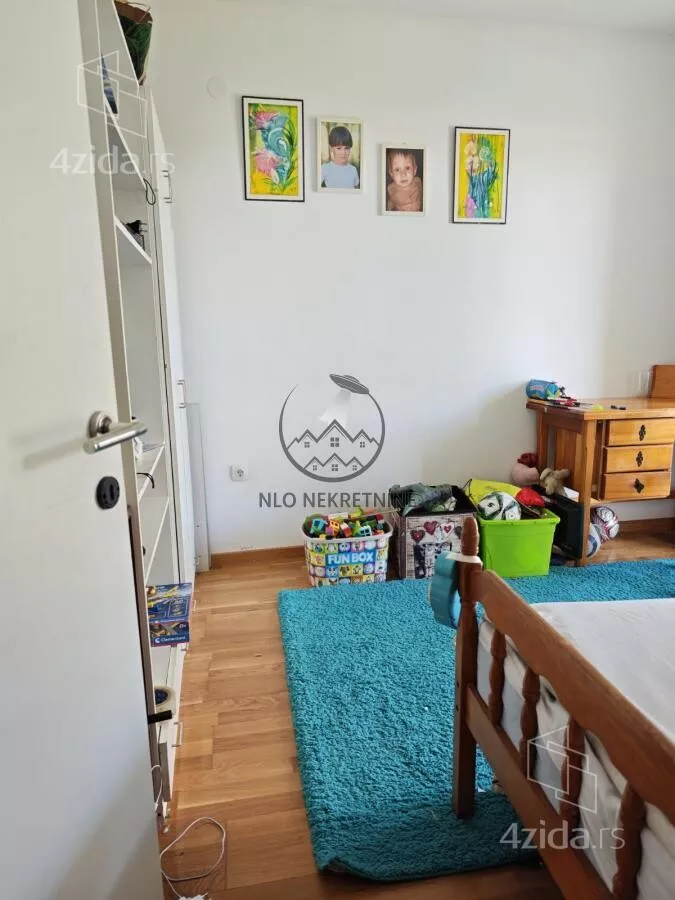 Troiposoban stan | 4zida