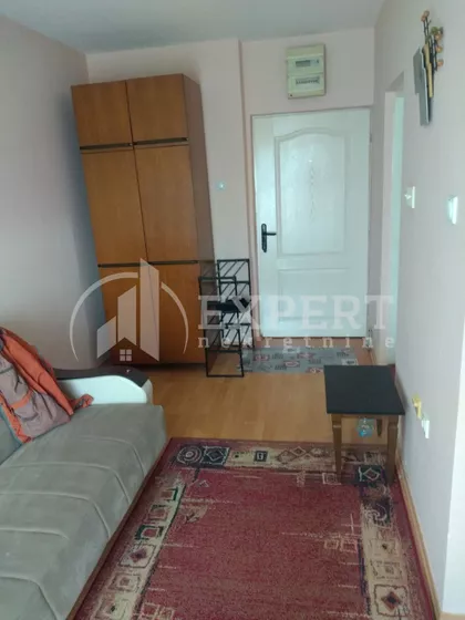Rentgenova | 4zida.rs