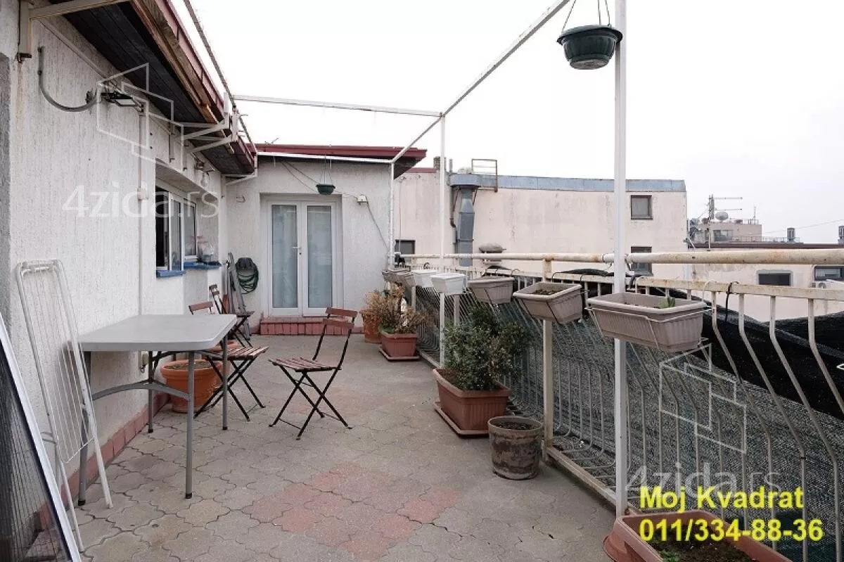 Šestosoban stan | 4zida