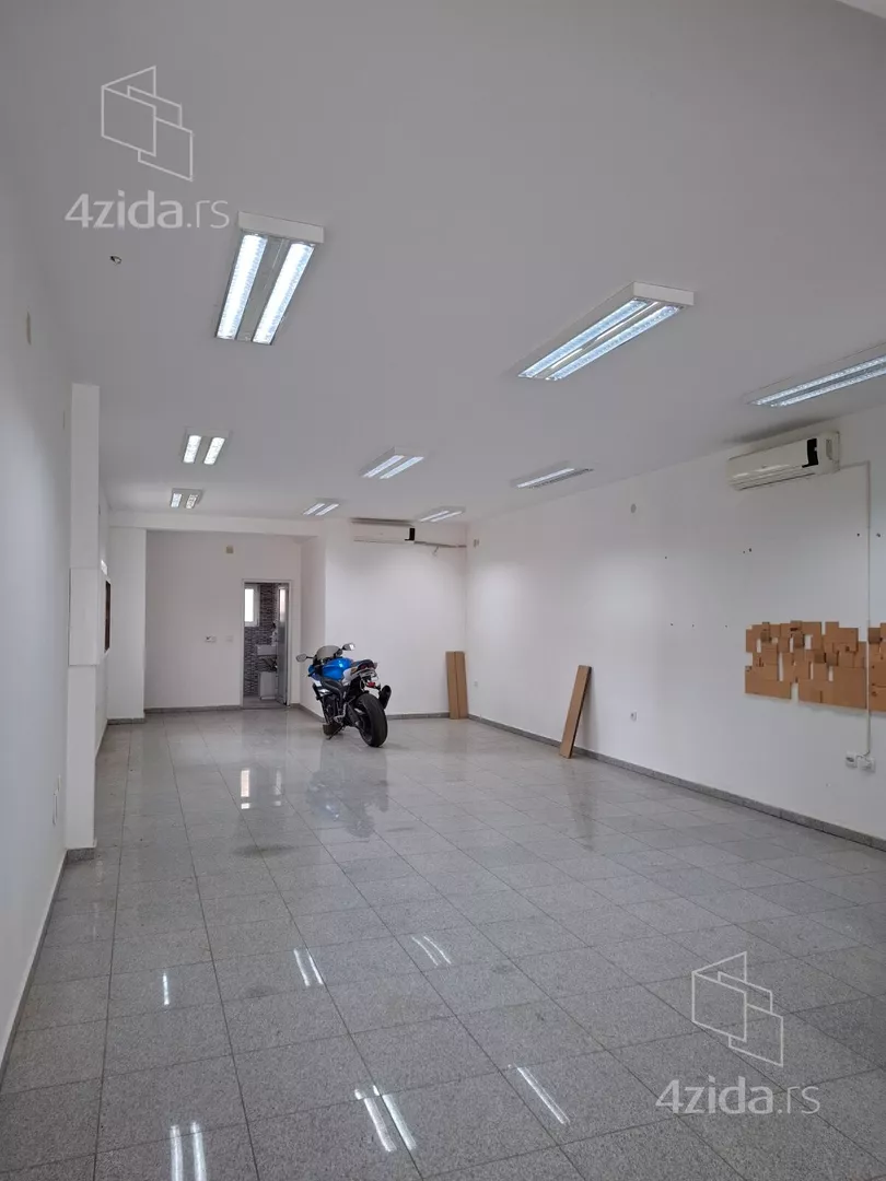 Lokal | 4zida