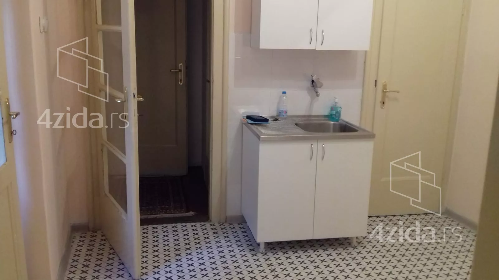 Četvoroiposoban stan | 4zida