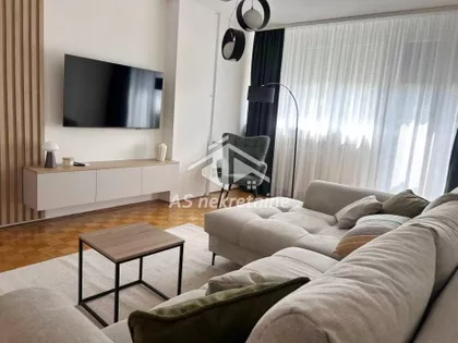 Karađorđev Trg | 4zida.rs