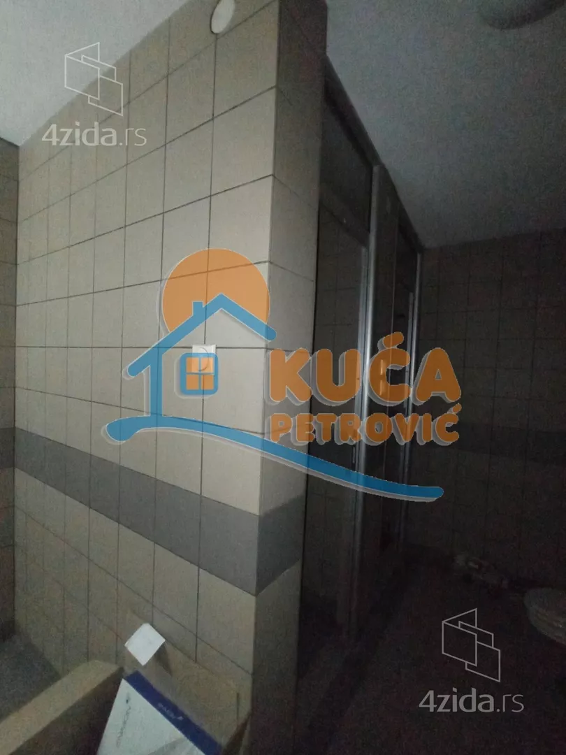 Lokal | 4zida