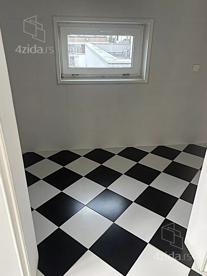 Četvoroiposoban stan | 4zida