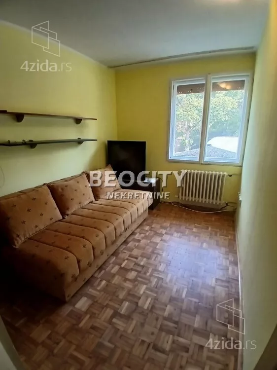 Četvoroiposoban stan | 4zida