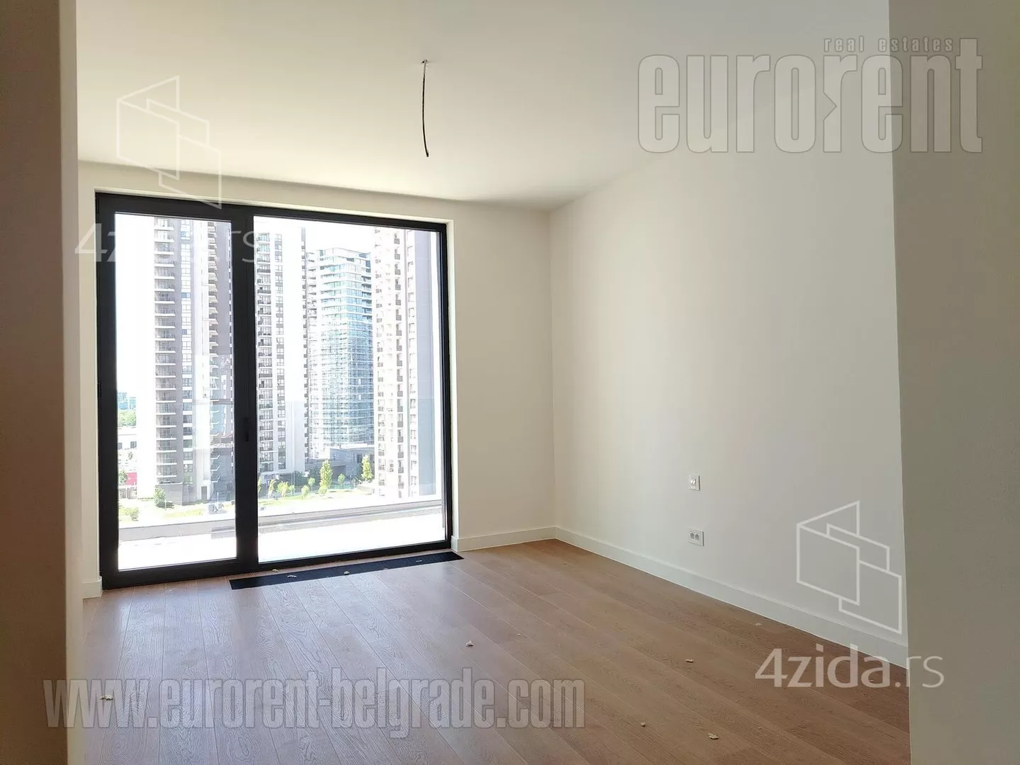 Sedmosoban stan | 4zida