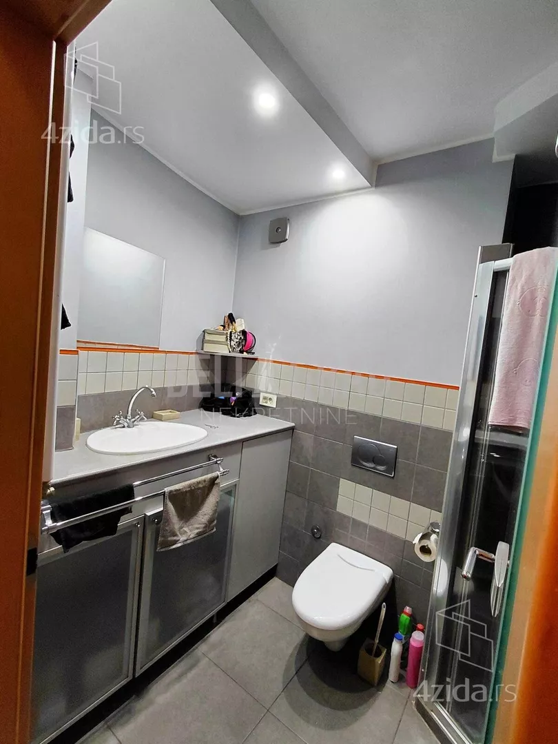 Četvoroiposoban stan | 4zida