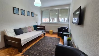 Crvene Zastave | 4zida.rs