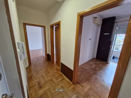 Stojana Novakovića 83 | 4zida.rs