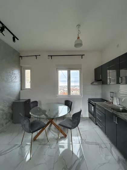 Francuska | 4zida.rs