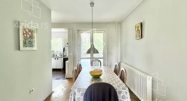 Petosoban stan | 4zida