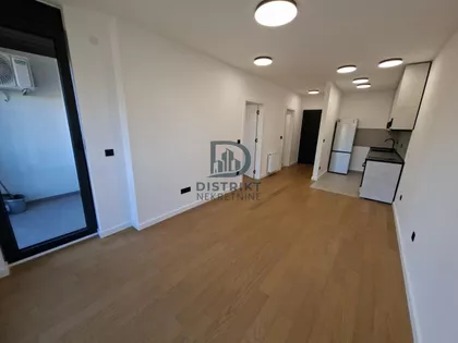 Crveni Pevac | 4zida.rs