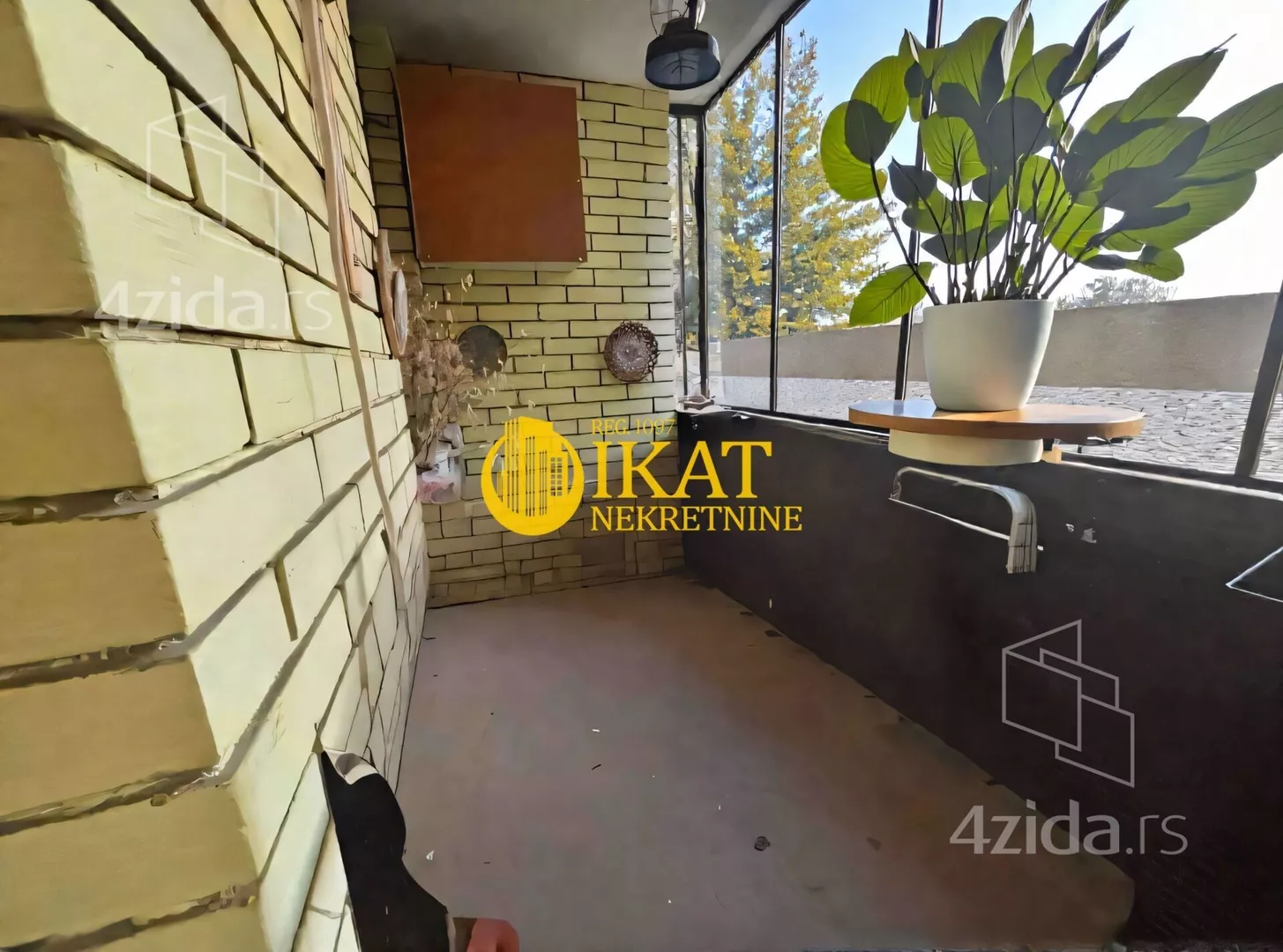 Troiposoban stan | 4zida