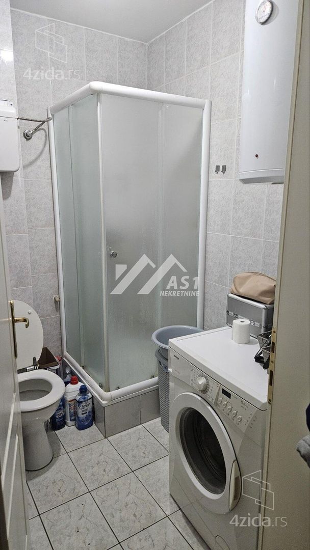 Stan – Novi Sad, MZ Žitni trg, Južnobački upravni okrug - Više