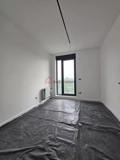 Stari Banovci | 4zida.rs