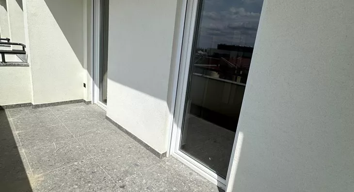Četvoroiposoban stan | 4zida