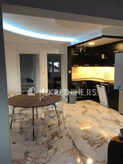 Rene Magrita | 4zida.rs