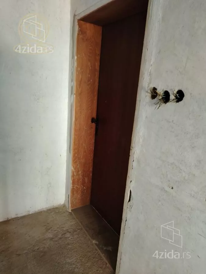 Šestosoban stan | 4zida
