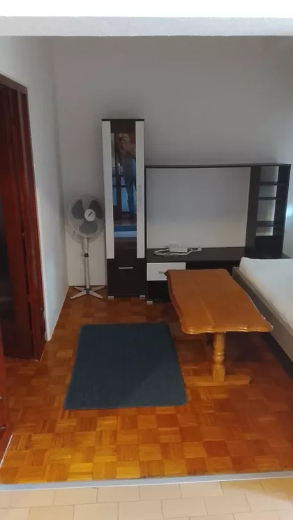 Kneza Lazara 99 | 4zida.rs