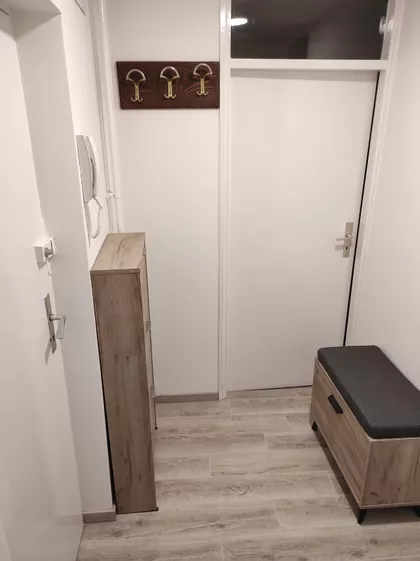 Ustanička | 4zida.rs