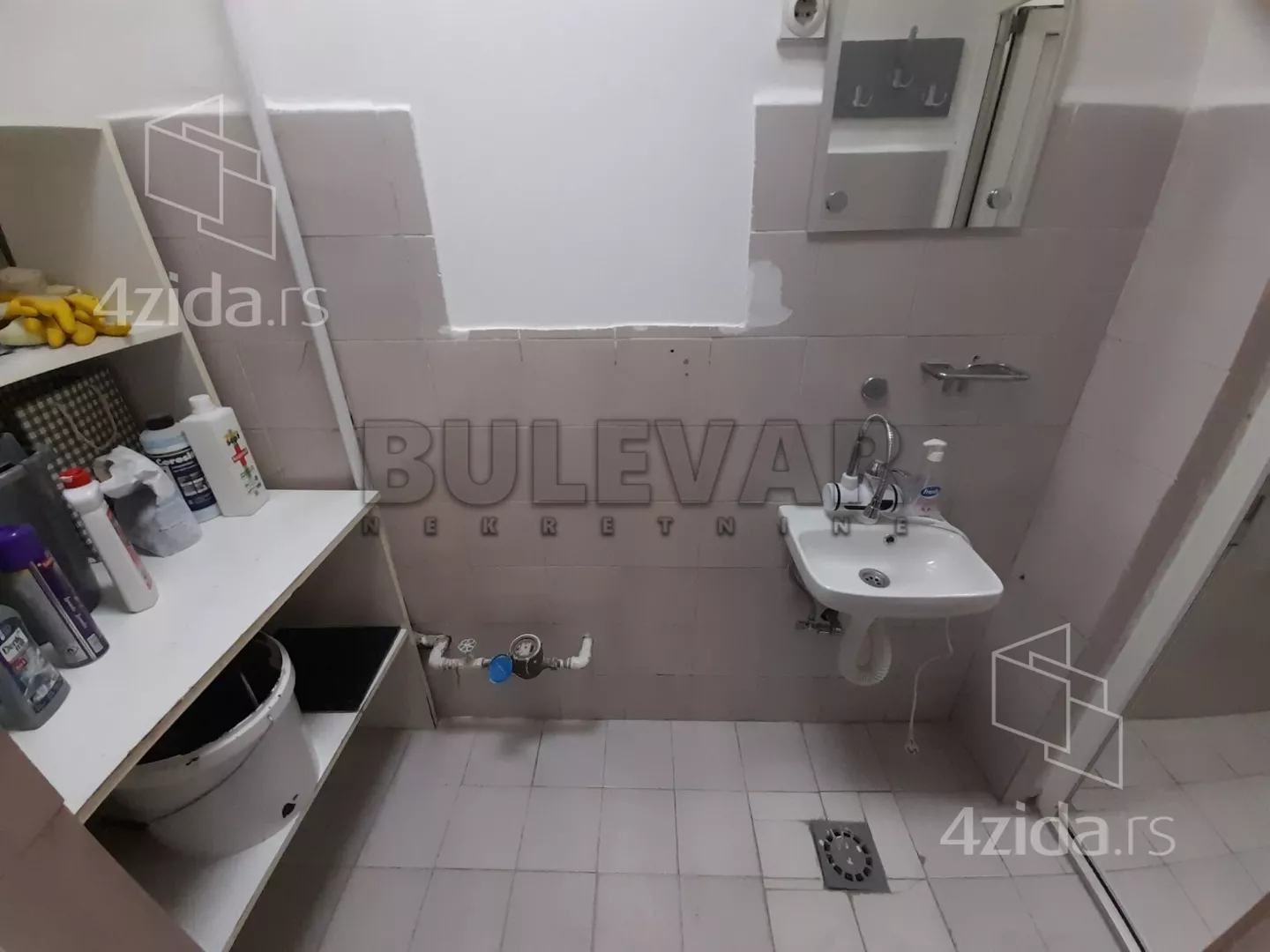 Lokal | 4zida