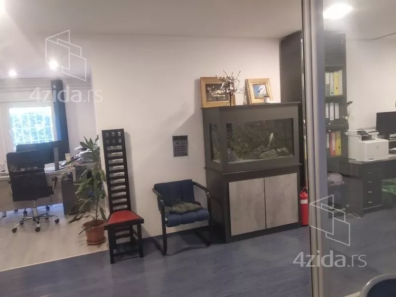 Lokal | 4zida