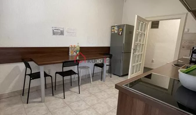 Šestosoban stan | 4zida