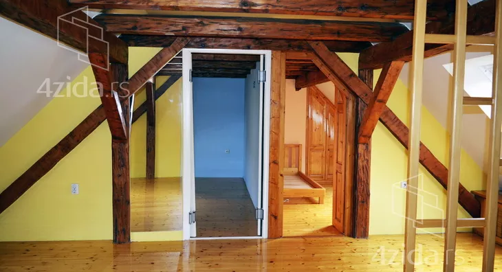 Šestosoban stan | 4zida