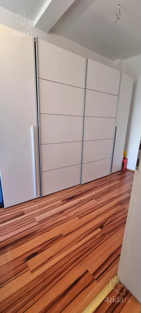 5-etažna kuća | 4zida