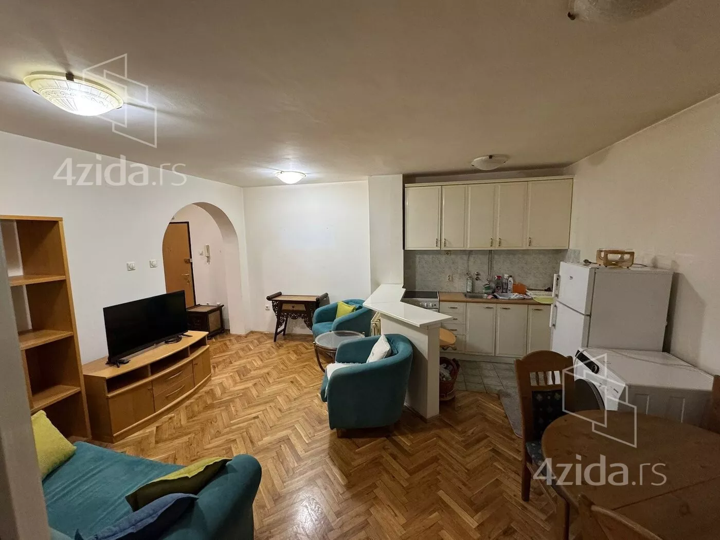 Troiposoban stan | 4zida