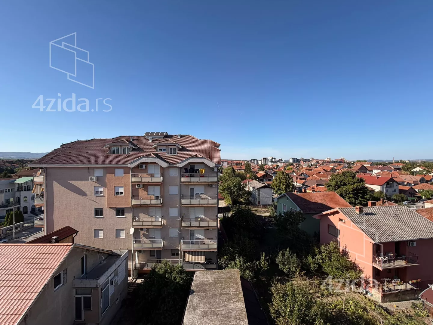 Troiposoban stan | 4zida