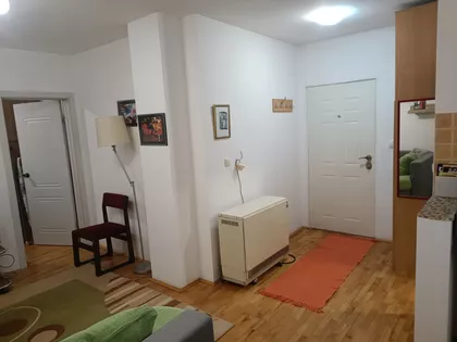 Katarine Holecev | 4zida.rs
