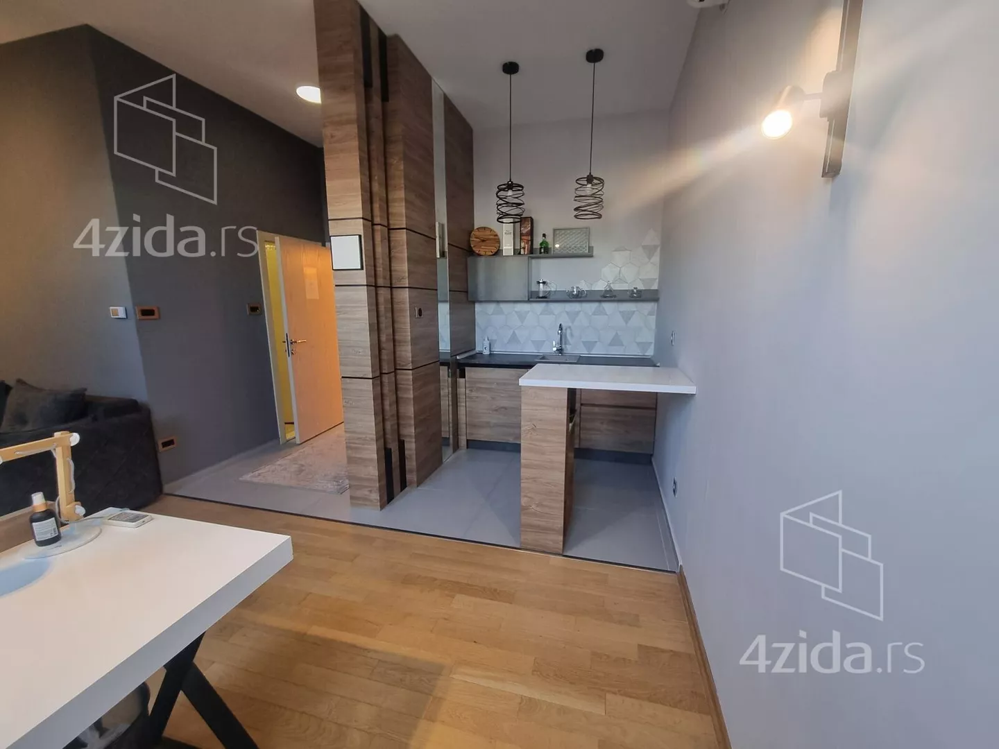 Petosoban stan | 4zida