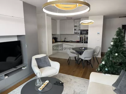 Marije Bursać | 4zida.rs