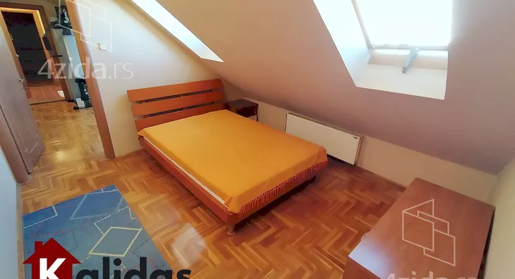 Četvoroiposoban stan | 4zida