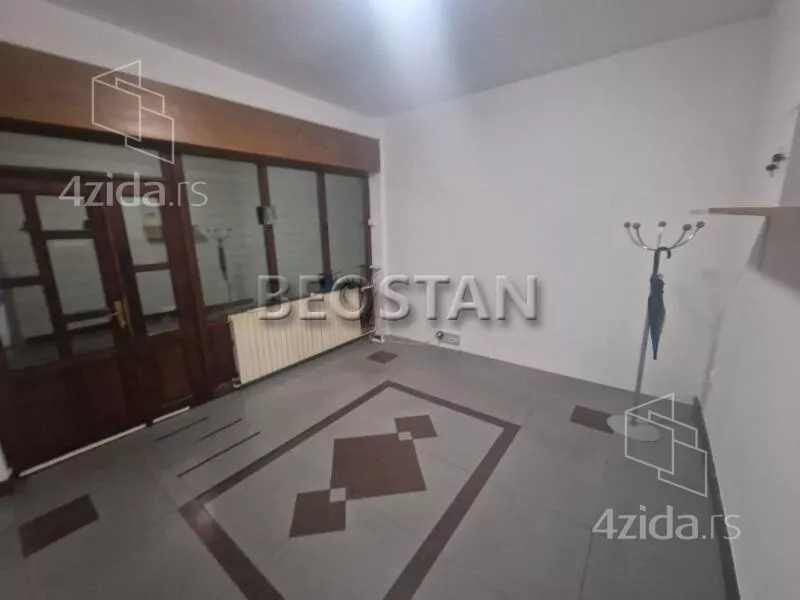 Lokal | 4zida