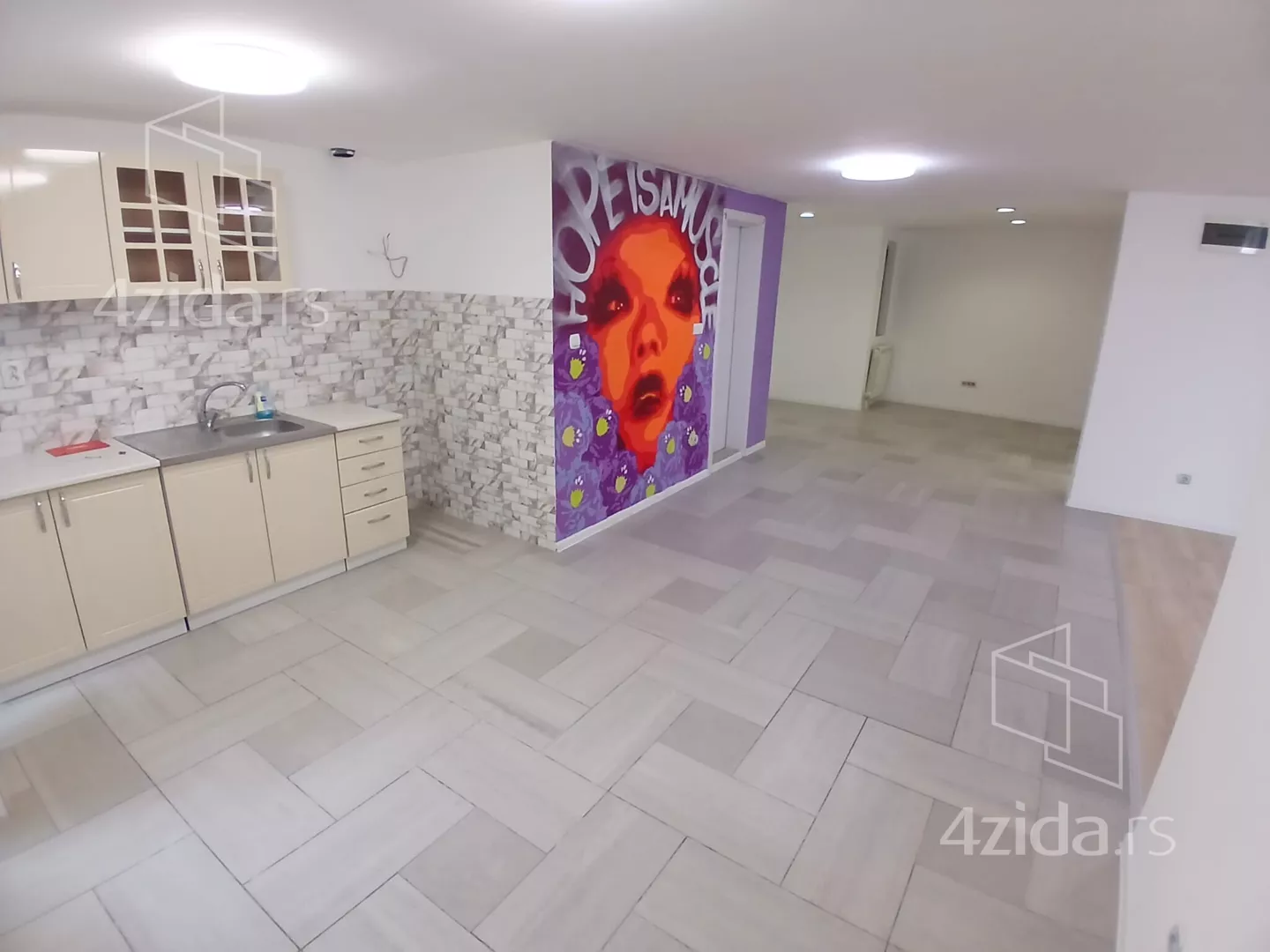 Poslovni prostor | 4zida