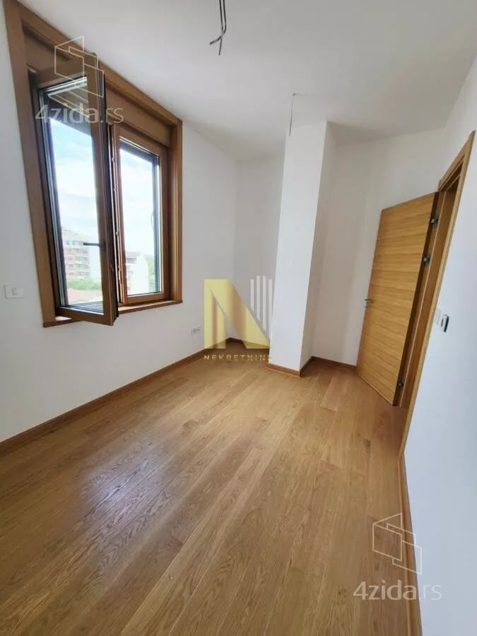 Četvoroiposoban stan | 4zida