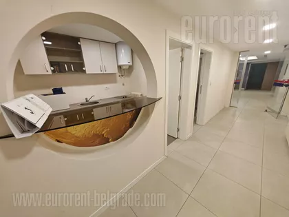 FONTANA | 4zida.rs