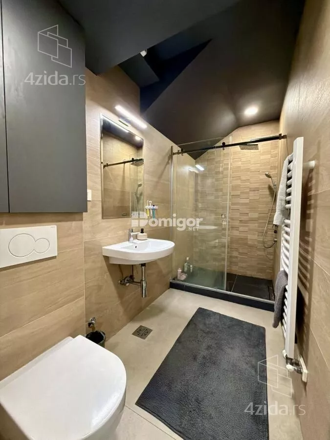 Četvoroiposoban stan | 4zida