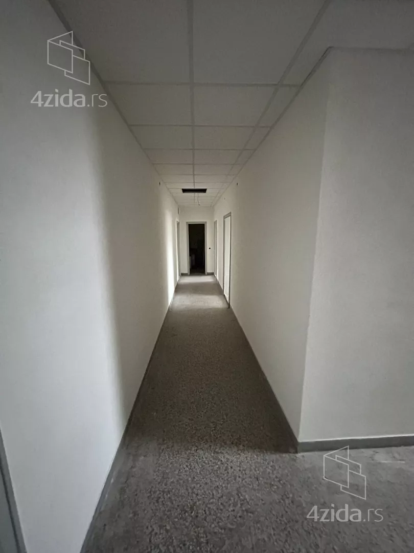 Poslovna zgrada | 4zida